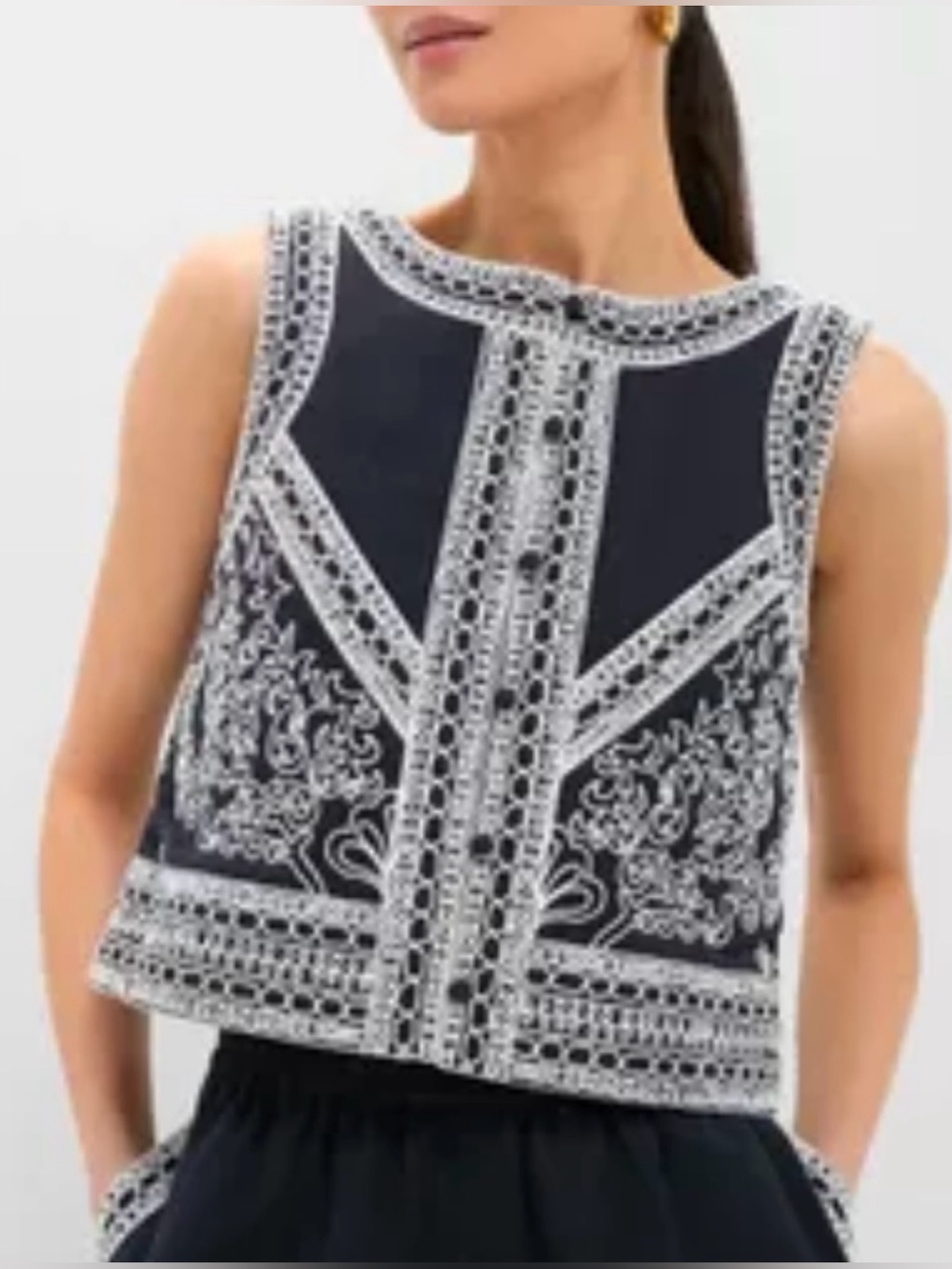 Tuckernuck Navy & White Embroidered Sleeveless Button Up Cropped Blouse, Size XS